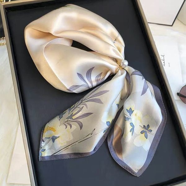 

Versatile 100% beige silk scarf --891521