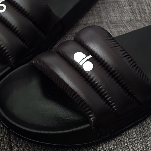 

2025 designer sandals Womens sandals luxury sandals Summer Beach designer Slippers Leather sandals High Quality Luxury Slides black white sandals Holiday sandals