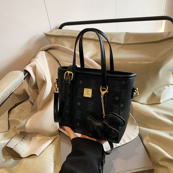 

Free shipping 2025 new designer women Shoulder Bags Bucket Bag Fashion print large capacity underarm messenger bag pink, Gold