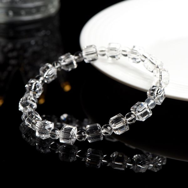 

Natural Old Mine White Crystal Cube Sugar String Bracelet Bracelet