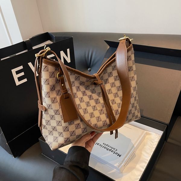 

Free Shipping New vintage print large capacity shoulder all-in-one casual crossbody women's bag trend, Coffee