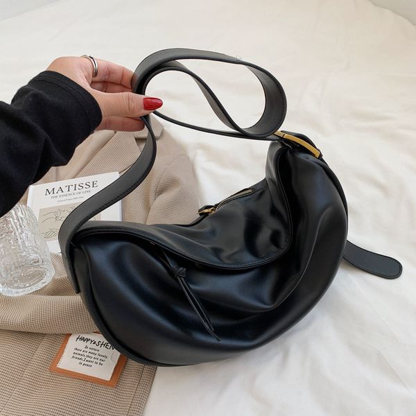

Popular simple large capacity women's new fashion with a single shoulder crossbody ins casual dumpling bag, Black