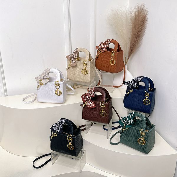 

Women's new crocodile handbag Silk scarf woven Diana bag hand bill shoulder diagonal span 2025s hot, Khaki