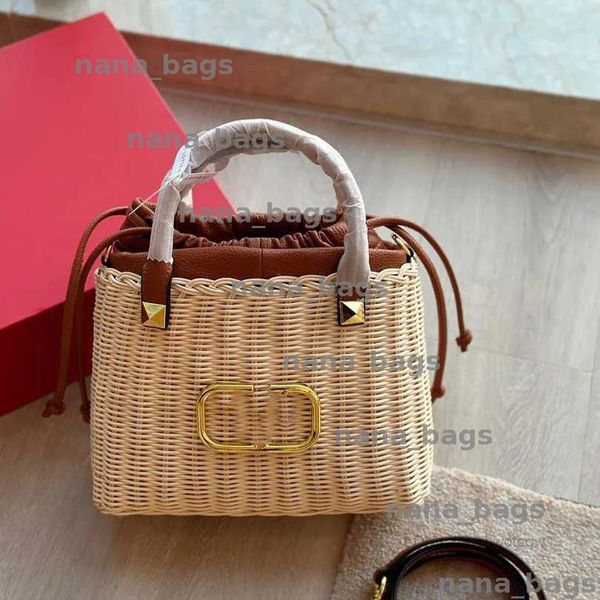 

Rattan Shoulder Bags Spring And Summer Straw Bag Seaside Holiday Messenger Woven Bag High Quality Brand Designer Beach Bucket Bag Vintage Handbags, White