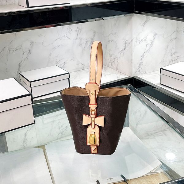 

New designer Mini leather bucket bag Purse Cleo Hobo Women's White Fashion Tote Bag Wholesale, Cream