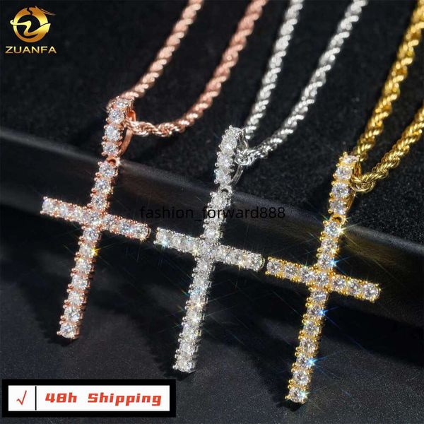 

Read Delivery Hip Hop Jewelry VVS Sier Silica Iced Cross Pendant with Chain