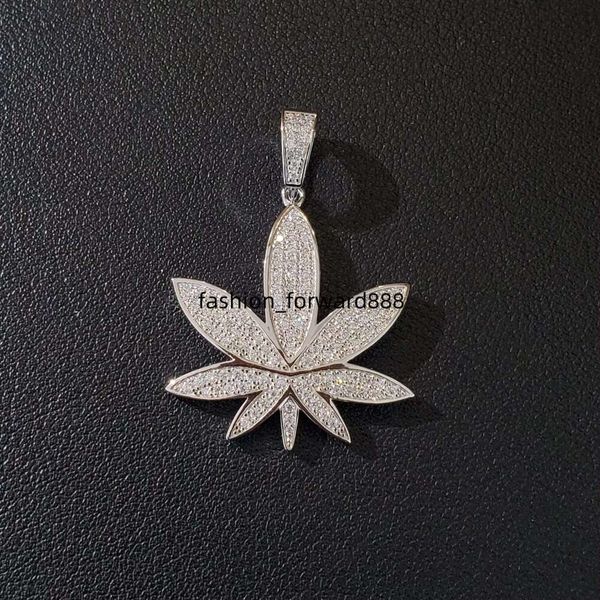 

Pure sier chilled round VVS Moissanite 3 * 3cm hip-hop shaped maple leaf pendant
