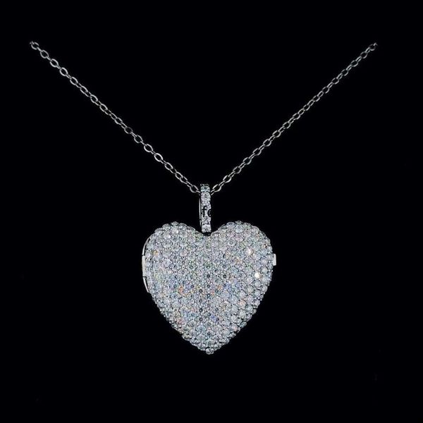 

HipHop Iced Shape Round VVS Sier Silica Pendant Girlfriend OEM ODM