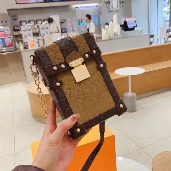 Universal Crossbody Designer Phone Case for Apple iPhone 16 Samsung Galaxy S25 S24 Luxury Leather Chains Lock Hardwares Bag Shoulder Strap Wallet Card Holder Coffee