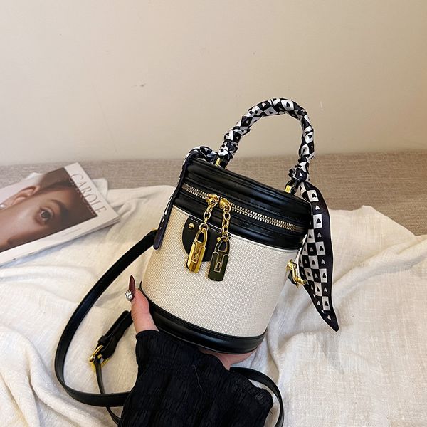 

Hot selling Retro Bucket for Women 2025 New Style Handheld Fashionable Color Contrasting High Beauty Exquisite Single Shoulder Crossbody Bag with Free Shipping, Black
