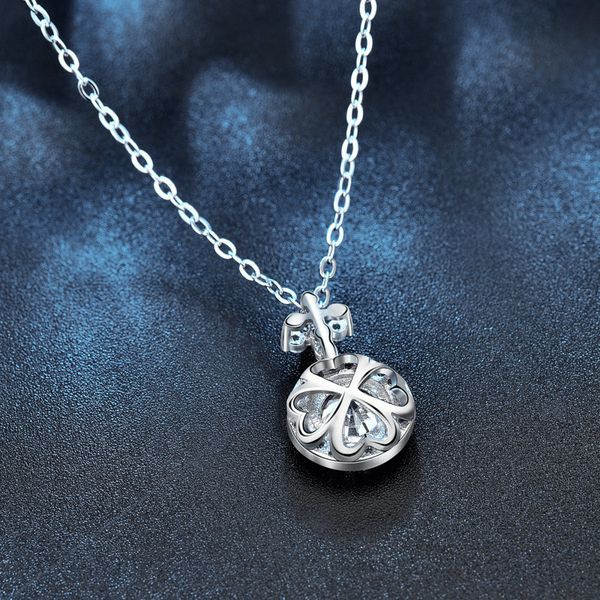 

Luxury Moissanite Pendant Necklace with Four-Leaf Clover Design, S925 Sterling Silver, Round Halo Setting, Ideal for Gifts and Weddings