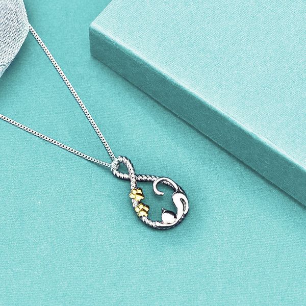

Women's Charming Cats & Flowers S925 Solid Silver Chain Accessory