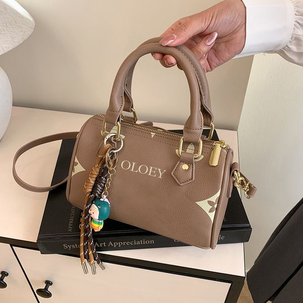 

OLOEY Free shipping 2025s style designer fashionable Versatile vintage letter shoulder crossbody tote bag dh7293413d, Item#2