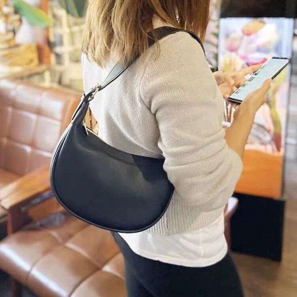 

2025 new fashionable niche design high-end versatile crossbody bag single shoulder armpit dumpling, White