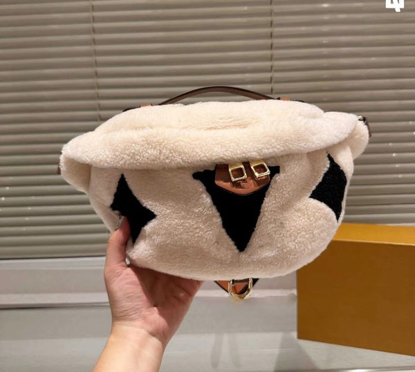 

Designer Winter Teddy Waist Bag Designer Chest Bags Crossbody Lamb Wool Genuine Soft Fur Bumbag Classic Shoulder Belt Bag 801889 BFG2505145, Blue
