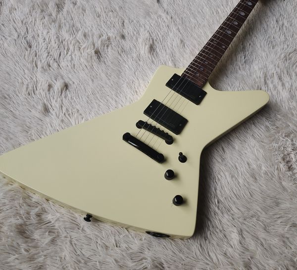 

Sleek Cream White V-Shaped Guitar: 2 Humbuckers, Black Hardware & Rock/Metal Tone