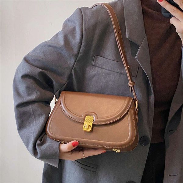 

Toptrends Retro Saddle Small Armpit Shoulder Bags For Women 2025 Trend Designer Crossbody Flap Purse PU Leather Ladies Handbags, Black