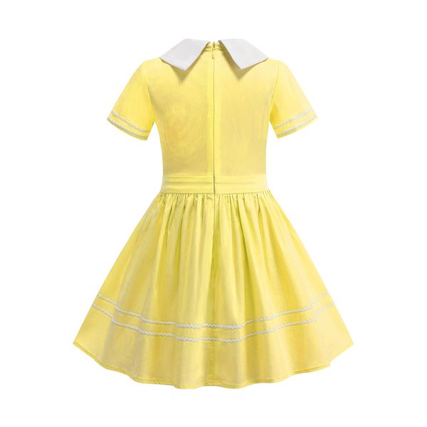 

031-A yellow minimalist dress with a simple match, Khaki