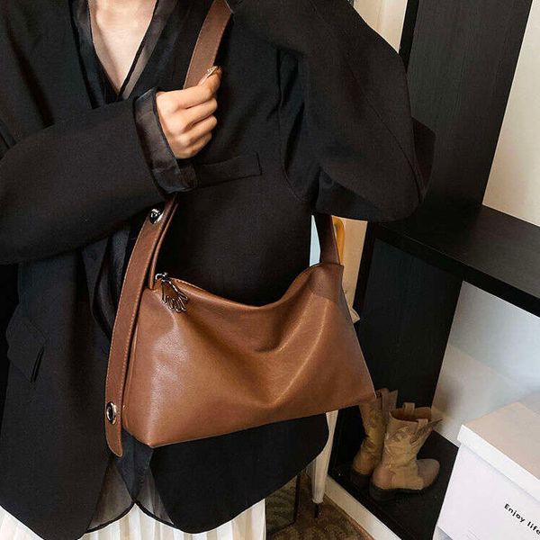 

Versatile for Women 2025 New Trendy and Fashionable Dumpling Bag with a Niche Texture Single Shoulder Underarm Bag, Off white