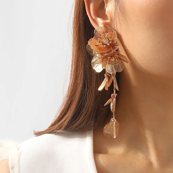 Vintage Gold-color Big Flower Drop Earrings For Women Classic Crystal Metal Long Earrings Statement Bohemian Ear Jewelry Gifts 250514
