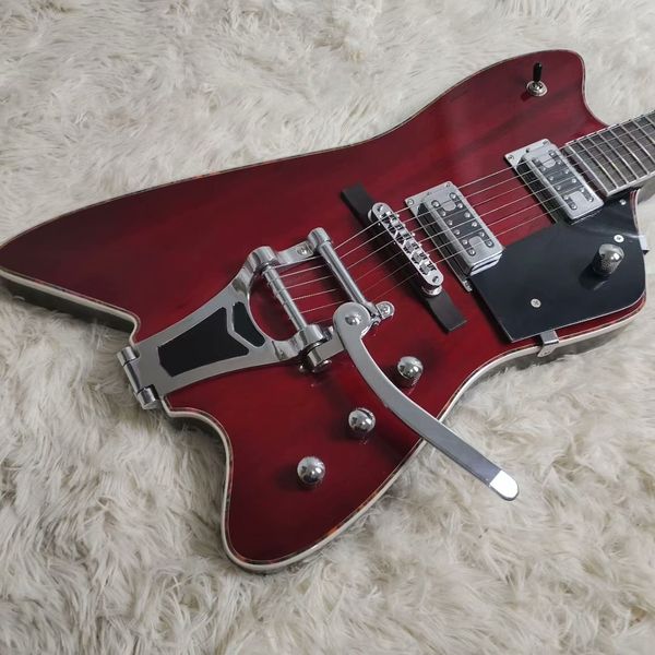 

Vibrant Red Electric Guitar: Ergonomic Body, Black Pickguard, Dual Pickups for Rock & Metal