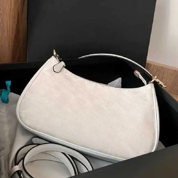 

Designer Underarm Small Handbags Women Shoulder Bag Soft Hobo Half-moon ladies Baguette Purse Chain Strap Croissant bags fashion trend good match 2025, 12.