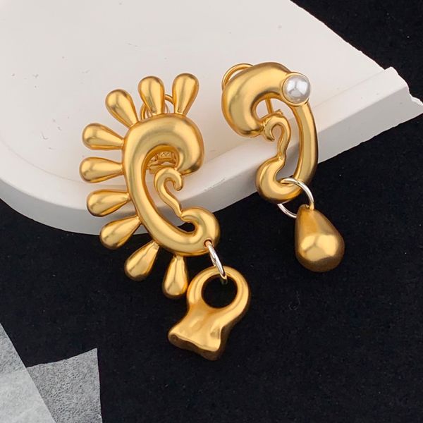 

Dual Tone Ear Shape Stud Earrings Artistic Anatomy Design Unique Abstract Jewelry with Electroplated Finish Creative Gift for Modern Fashionistas