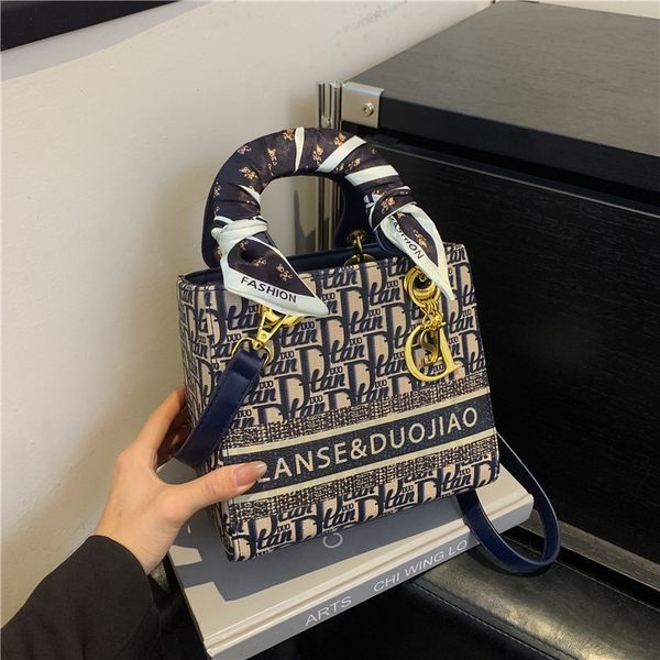 

Free Shipping Designer Red Brides Wedding New Gift For Best Friend Large Capacity Matte Handheld Crossbody Princess Dai Bag Tote Bag 01, #1