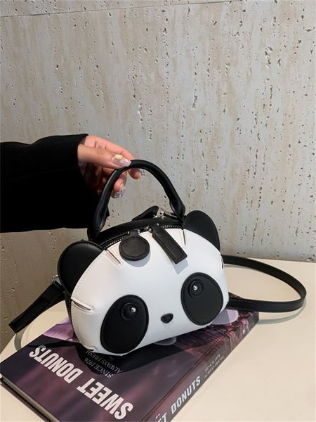 

Charming Cartoon Panda Handbag: Fashionable Women's Shoulder Bag for Daily Commute - Lightweight & Stylish, Gold
