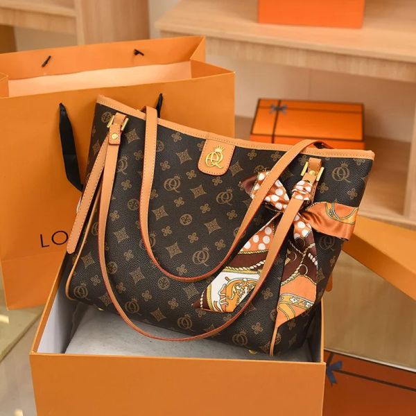 

Designer Bag Fashion Shoulder Bag Luxury Bag Crossbody Designer 2025 Fashion Commuter Printed Silk Large Capacity Shopping Bag Armpit Bag Handbag Tote Women's Bag, Color 3