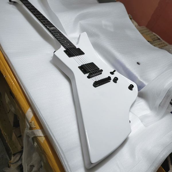 

Striking Glossy White Electric Guitar: Angular Modern Design, 3 Black Pickups, Ebony Fretboard