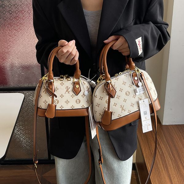 

Fashionable female spring new fashion shoulder temperament all kinds of cross-body bag shell package tide, Black