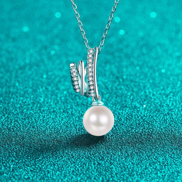 

Women's High End Accessory Sophisticated Moissanite and Pearl Inlayed Circlet Neckpiece