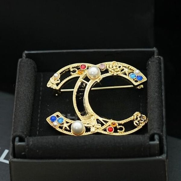 

Women Vintage Brooch Rhinestone Crystal Letter Metal Broochs Fashion Women Gifts Designer Jewelry Accessories
