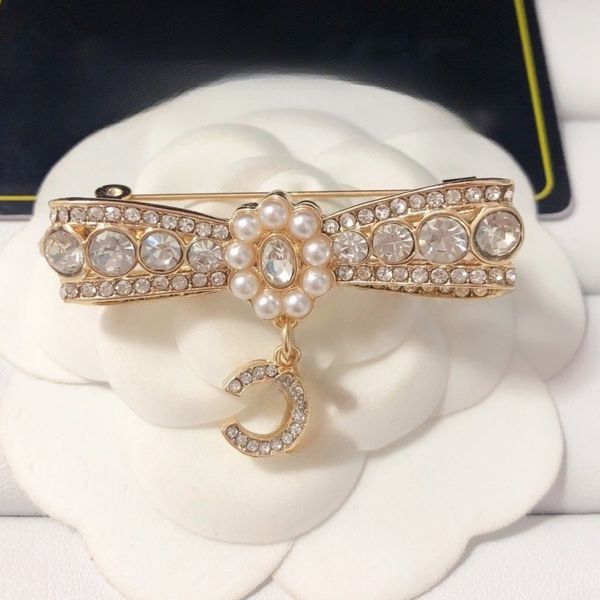 

Women Vintage Brooch Rhinestone Crystal Letter Metal Broochs Fashion Women Gifts Designer Jewelry Accessories
