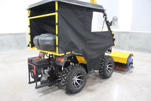 

All-Weather YG Snowplow | Featuring Advanced LED Warning Lights for 24/7 Safe Operations in Denmark