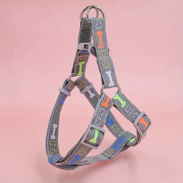 A Colorful Bone Tripod Pet Dog Harness for Indoor and Outdoor Use Colorful Bone Dog Leash When Taking A Pet for A Walk M251202