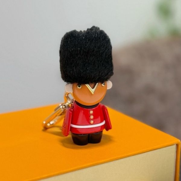 

New Designer Brand Keychains Luxury Keychains for Men and Women Bag Hangings Bag Charm Car Key Holders Leather Steel Hardware with Logo Couples Gifts