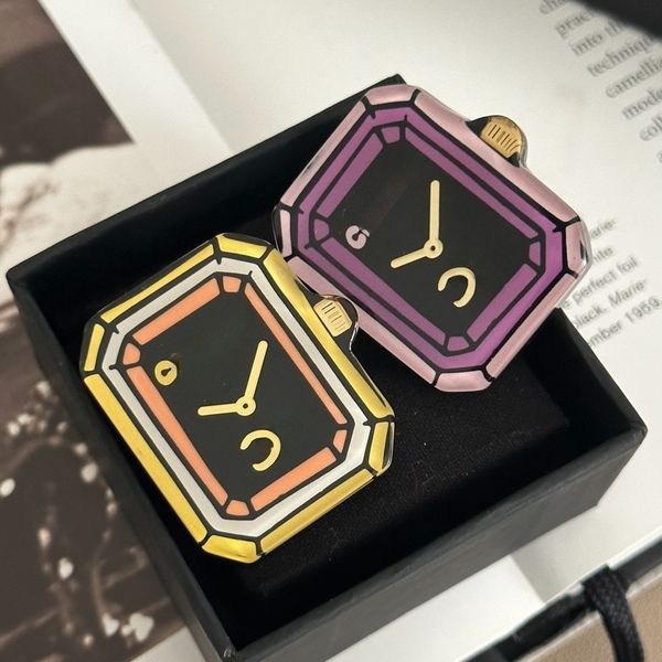 

Luxury Brooch Designer Letter Gold Plated Brand Letters High Quality Brooch Fashion Acrylic Women Pin Jewelry Gift