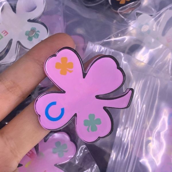 

Acrylic Brooches Women Girls Cartoon Styles Pins Designer Letter Crystal Jewelry Pin Marry Christmas Party Love Gift Accessories Brooch