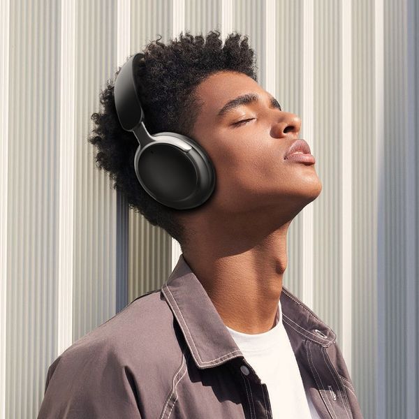 New Bluetooth Earphones Long Battery Life Over-Ear Headphones Noise Cancelling Long Battery Life Wireless Bluetooth Earphones free shipping