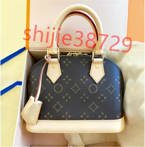 

Designer bag tote Fashion Shoulder Bags Chain Messenger Bag Leather Handbags Shell Purse Ladies Cosmetic Crossbodys bags High-quality brand, Light grey