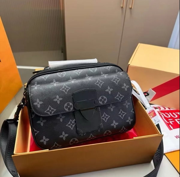 

2025 Mens Totes Purses Fashion Handbags Men Leather TRIO Messenger Bags Luxury Shoulder Make up Bag Tote bags, Brown flower##11