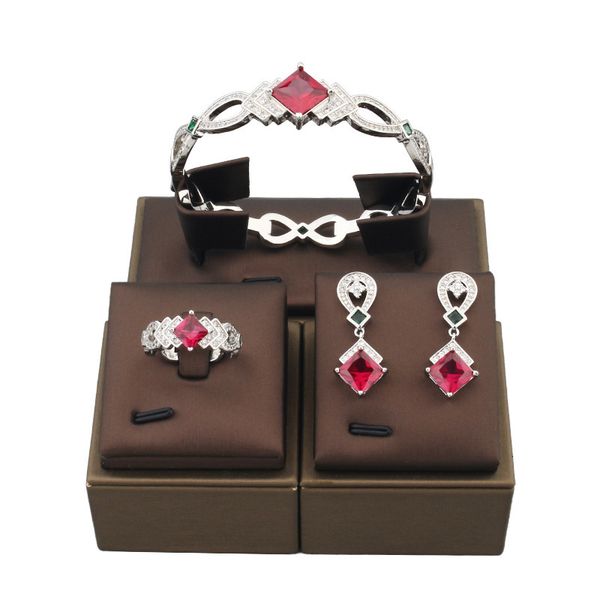 

Minimalist Elegant Inlaid Imitation Ruby Star Bracelet Jewelry Three-Piece Set Gold-Plated Earrings Ring Accessories Set A5, Golden