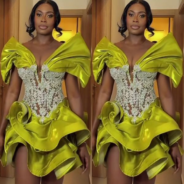 

2026 Yellow Green A-line Cocktail Dress Lace Beaded Satin Tiers Short Mini Graduation Homecoming Dresses For Special Occasions Sweetheart Gowns ZJ057, Red