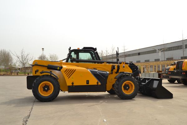 

7m Reach Telescopic Loader Telehandler | Direct from China Manufacturer, Man Lifter Included