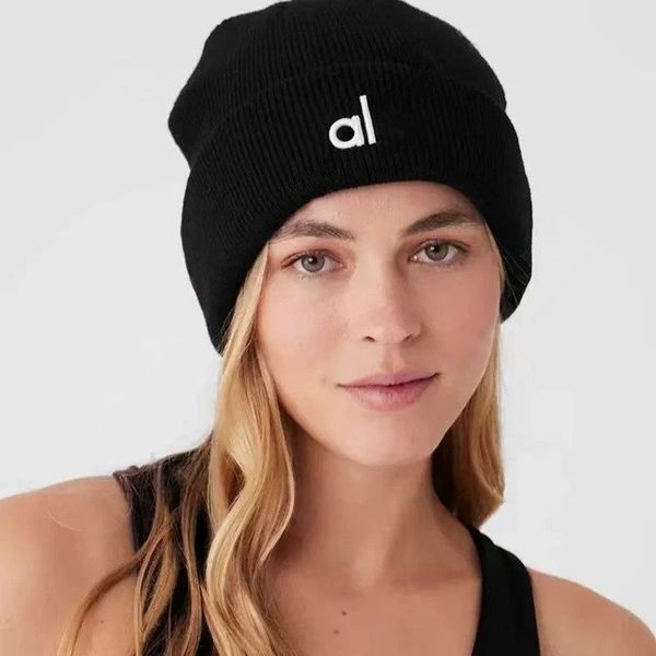 

Versatile Unisex Ski Hat with Soft Interior Liner for All Seasons, Brown