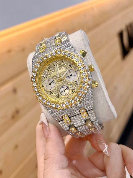 

Precious Fashion High-End Men's Wristwatch: Elegant Fusion of Classic and Fashion, Full of Sophistication Gift Box Packaging with Factory Certificate, Red