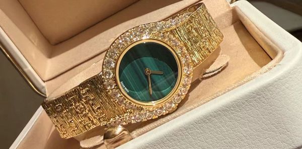 

High-end Watch, a Carrier of Ladies' Charm, a Perfect Presentation of Elegant Model Beautifully configured gift box packaging and factory certificate of conformity, Yellow