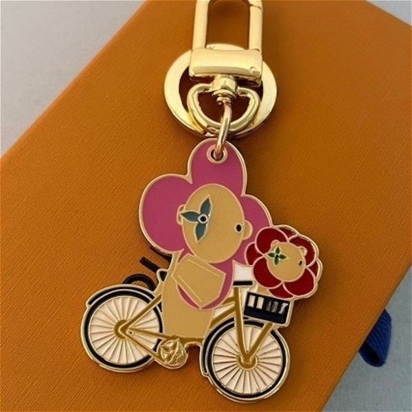 

Brand Keychains Luxury Designers Keychains Unisex Bag Charm Car Key Holders for Men and Women Keyring Bags Pendant Multiple Styles Perfect Gift